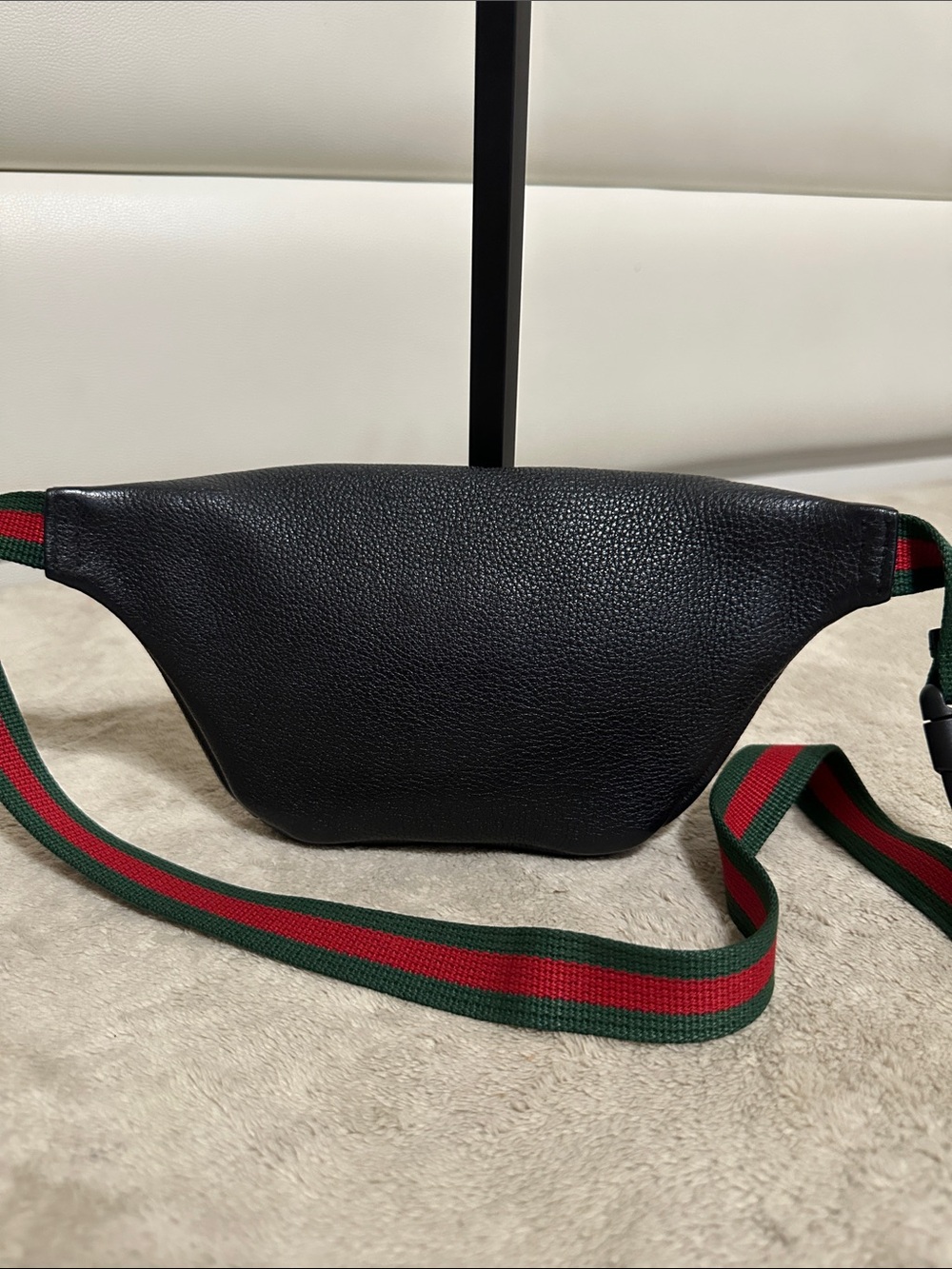 Gucci Black Leather Logo Belt/Crossbody Bag with Sherry Line - Picture 3 of 15
